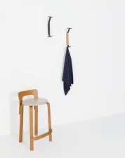 Věšák Kaari Wall Hook, oak