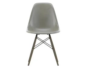 Židle Eames Fiberglass DSW, raw umber/black maple