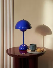 Přenosná lampička Flowerpot VP9, cobalt blue