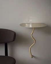 Nástěnný stolek Curvature, brass