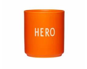 Hrnek Favourite s nápisem Hero