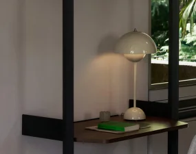 Stolní lampa Flowerpot VP3, ivory