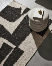 Koberec Piece Rug 140x200, off-white / coffee