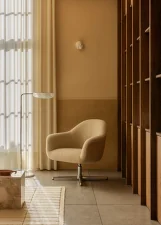 Křeslo Harbour Lounge Chair Swivel, polished aluminium/Baena 15