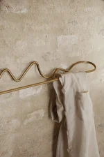 Držák na ručníky Curvature, brass