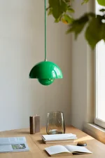 Závěsná lampa Flowerpot VP1, signal green