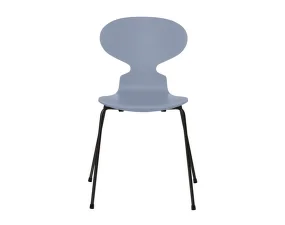 Židle Ant™ 3101 lacquered, lavender blue / black