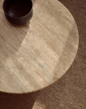 Stolek Epic Ø 80, warm taupe travertine