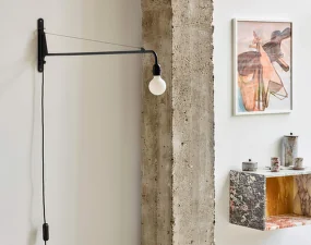 Nástěnná lampa Petite Potence, deep black