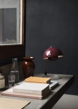 Stolní lampa Flowerpot VP4, dark plum