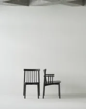 Židle s područkami Pind, black stained ash