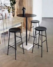 Barová stolička Cornet Low, Powder Coated Steel Soft Black / Smoked Oiled Oak