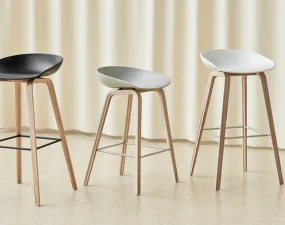 Barová stolička AAS 32 Low Lacquered Walnut Veneer, black