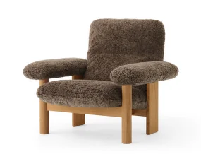 Křeslo Brasilia Lounge Chair, Sheepskin root/natural oak
