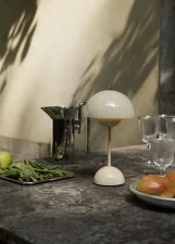 Přenosná lampička Flowerpot VP9, ivory