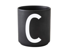 Hrnek s písmenem C, black