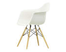 Vitra-Eames-Plastic-Chair-DAW