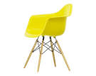 Vitra-Eames-Plastic-Chair-DAW