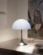 Přenosná lampa Panthella 250, chrome opal blue grey