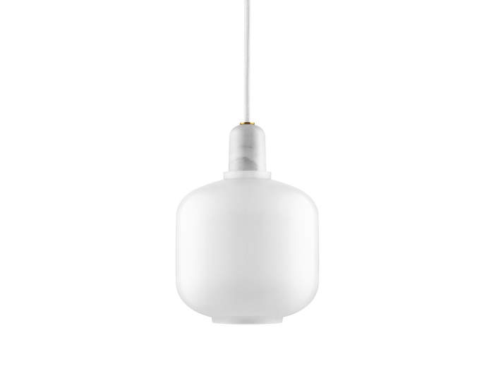 Závěsná lampa Amp malá, mléčná bílá od Normann Copenhagen