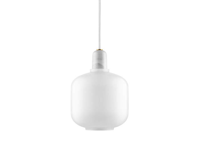Závěsná lampa Amp malá, mléčná bílá od Normann Copenhagen