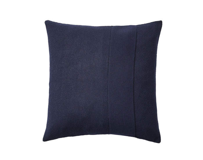 Layer-Cushion-50x50-midnight-blue