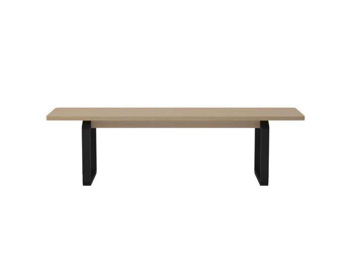 DT18-Bench-white-black