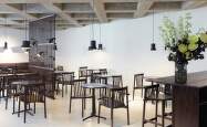 Židle a barové stoličky Pind od Normann Copenhagen