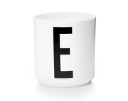 Hrnek s písmenem E, white