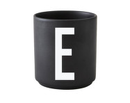 Hrnek s písmenem E, black