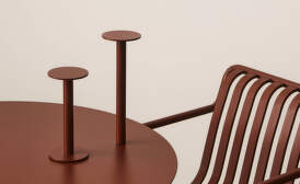 Přenosné lampy Host od HAY