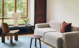 Stolní lampy Aplat od HAY