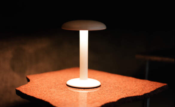 Přenosné stolní lampy Gustave od Flos