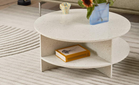 Konferenční stolky Halves od Muuto