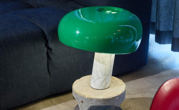 Stolní lampy Snoopy od Flos