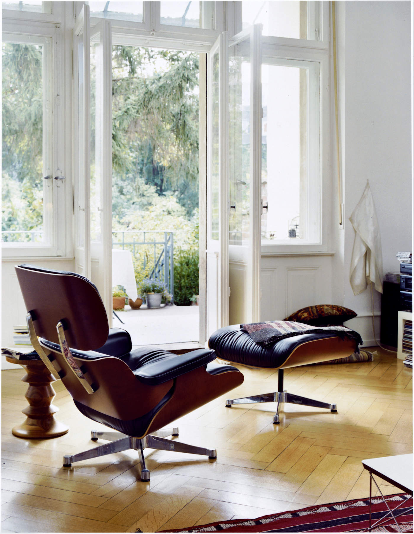 Křeslo Lounge Chair & Ottoman od manželů Eamesových