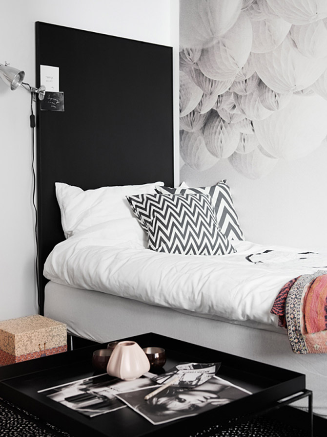 Ukázkový černobílý byt ve skandinávském stylu - ložnice
