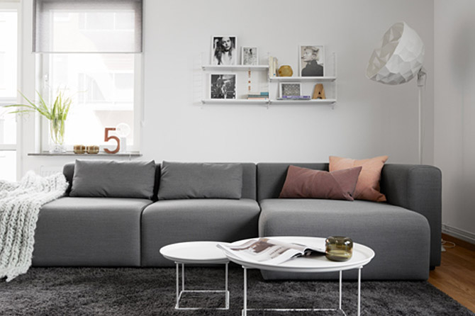 Ukázkový černobílý byt ve skandinávském stylu - obývací pokoj